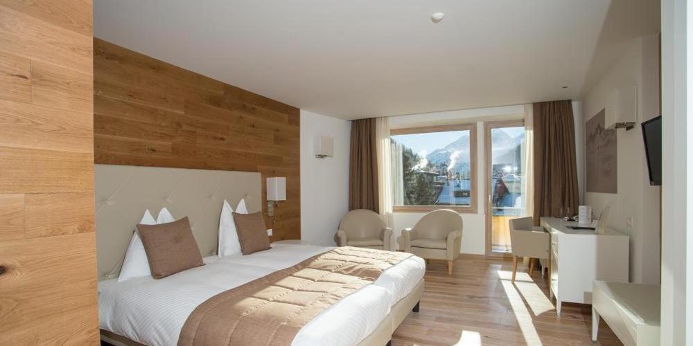 Hotel Schweizerhof Понтрезіна Екстер'єр фото
