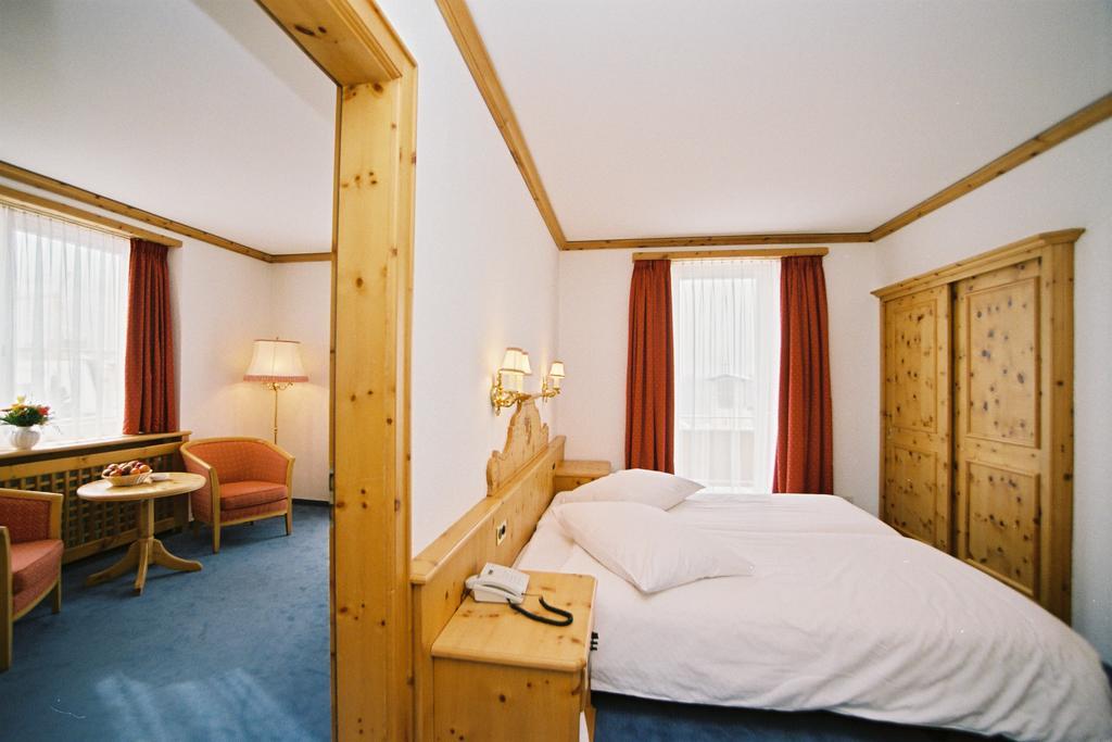 Hotel Schweizerhof Понтрезіна Номер фото